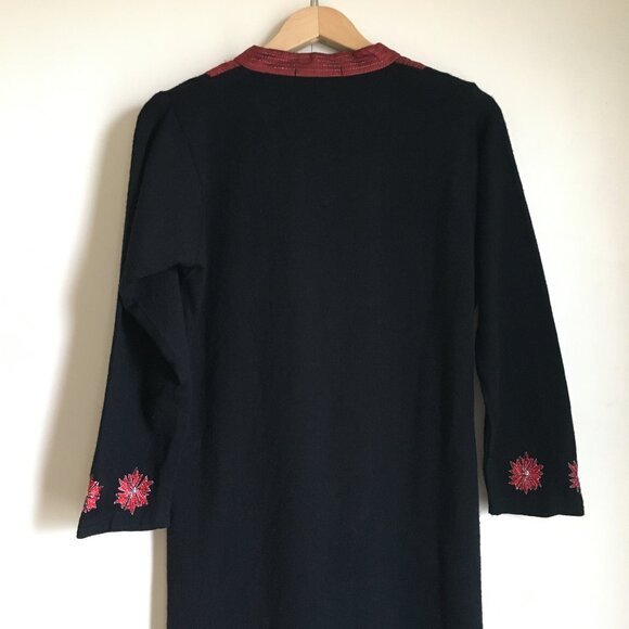 Silver Stitched Red Carnation Buttoned Knit Tunic Sweater - Picture 5 of 16